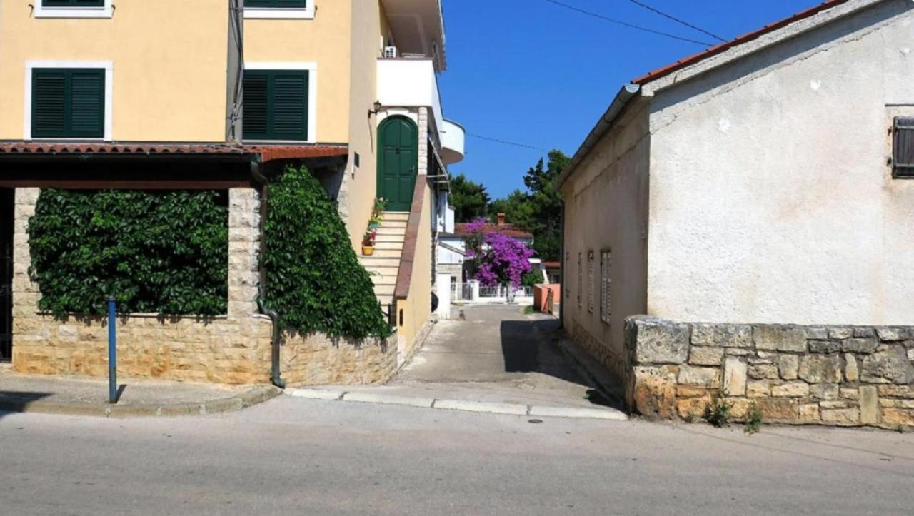 Holiday Home Zora - Family Vacation House Near Protected Area Of The Nature Park Kamenjak, With Green Yard, Wifi, Air-Con Premantura Exterior foto